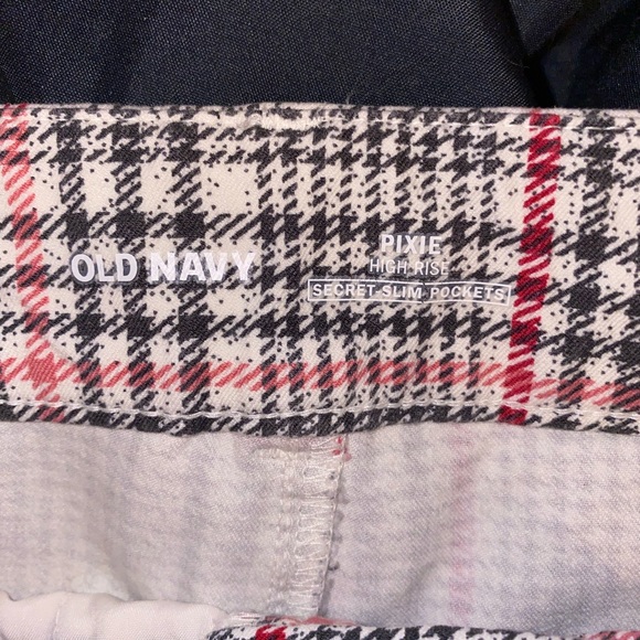 Old Navy Pixie Pants, Size 4P, Cropped/Flare Above Ankle - Picture 3 of 4